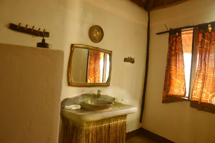 Hornbill Bush Lodge